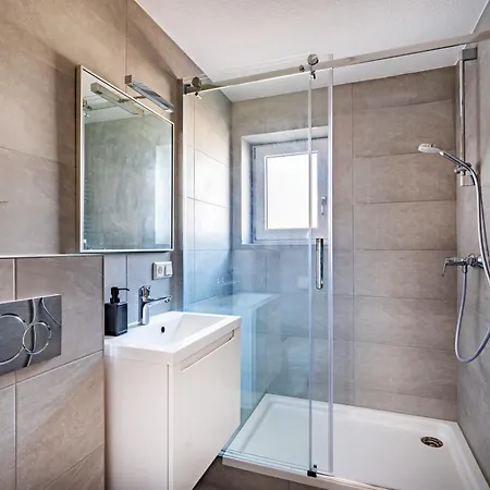 Monteur- & Gaestewohnung Mit Kueche, Wlan & Parkplatz - Sch04 * Schramberg